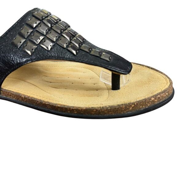 Clarks Unstructured Undrizzle Studded Leather Thongs Comfort Sandals Shoes 7.5 - Picture 2 of 16